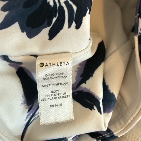Athleta Water Flower 7/8 Tight - Picture 6 of 9